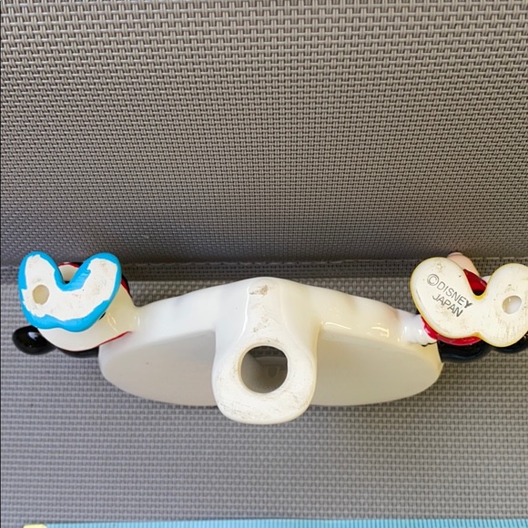 Disney picture frame EUC featuring Mickey & Minnie - Picture 3 of 3